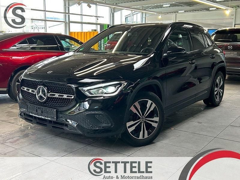 Schwarz Gebraucht 2020 Mercedes GLA200 Advanced SUV | 29.990 € (Fairer Preis) - Bild 1/4