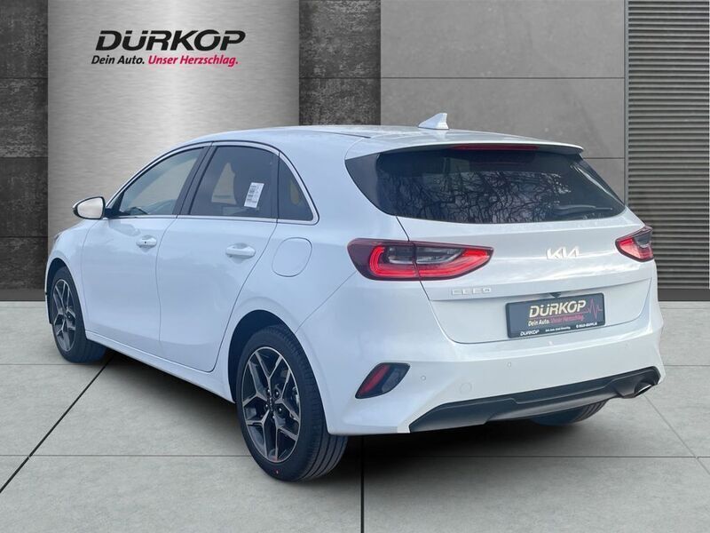 Neu Kia Ceed 140 PS (102 kW) 2025 (wd) casa white s Kleinwagen