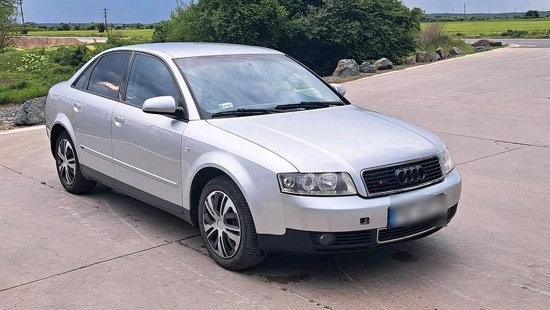 Gebraucht Audi A4 131 PS (96 kW) 2001 Silber Limousine
