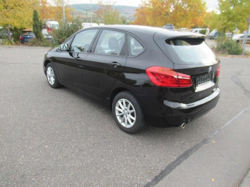 Gebraucht BMW 218 Advantage 140 PS (102 kW) 2019 Bonnetfluidblackmet. Kombi