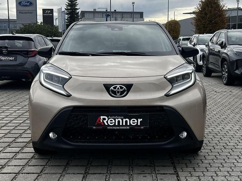 Beige Neu 2025 Toyota Aygo X SUV | 18.490 € - Bild 1/4