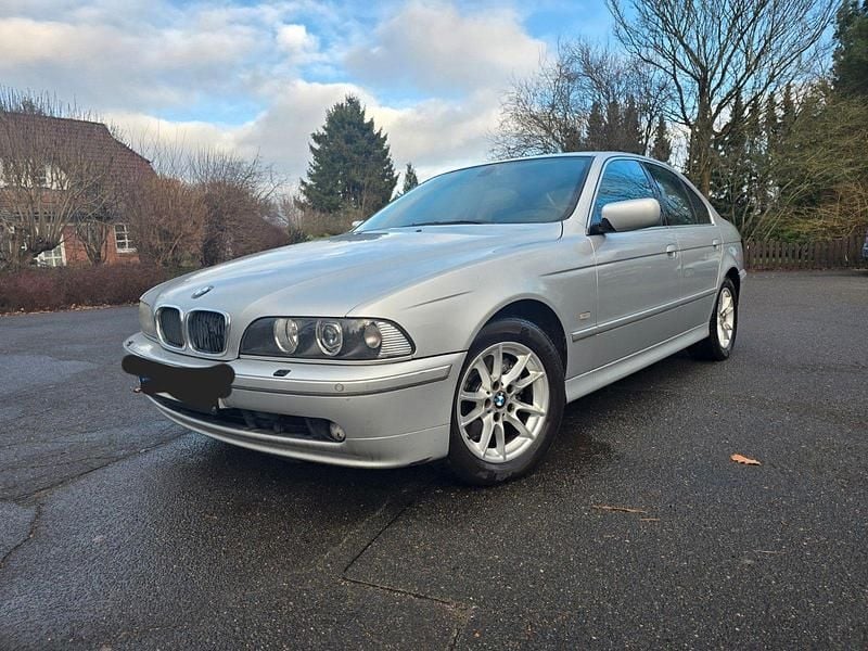 Gebraucht BMW 530 193 PS (141 kW) 2002 Silber Limousine