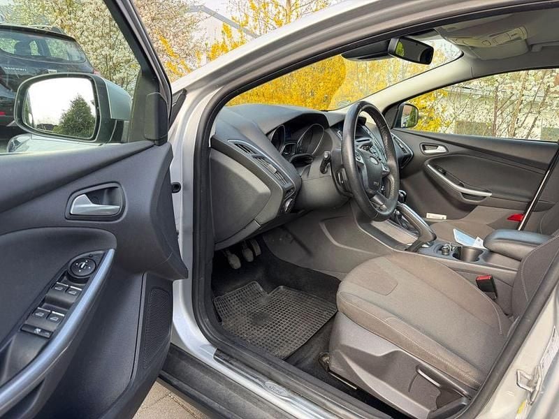 Gebraucht Ford Focus Titanium 95 PS (69 kW) 2012 Silber Limousine