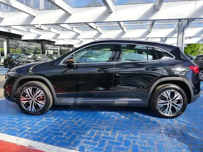 Gebraucht Mercedes GLA250 Progressive 218 PS (160 kW) 2025 Metalliclack kosmosschwarz SUV