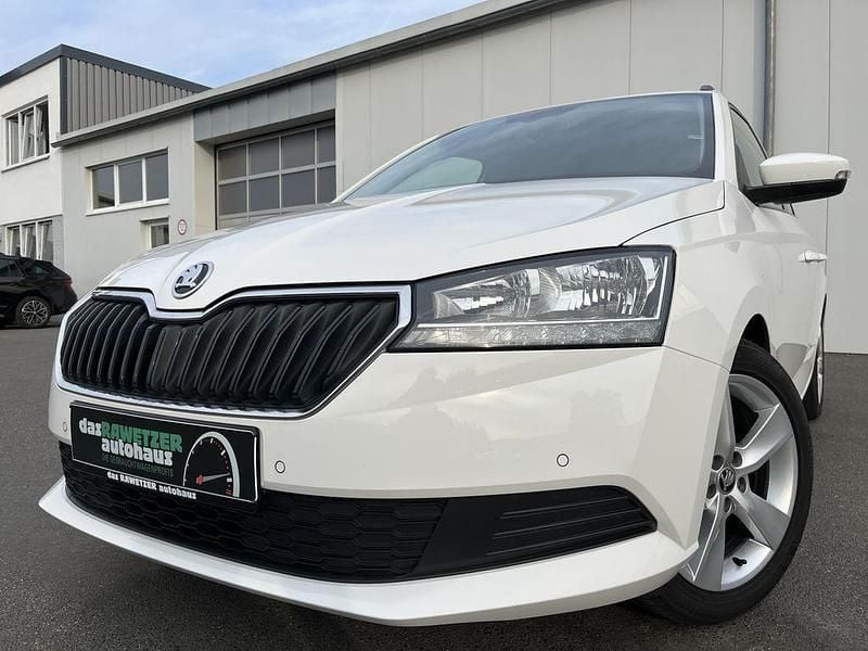 Weiß Gebraucht 2022 Skoda Fabia Ambition Kombi | 16.860 € (Fairer Preis) - Bild 1/4