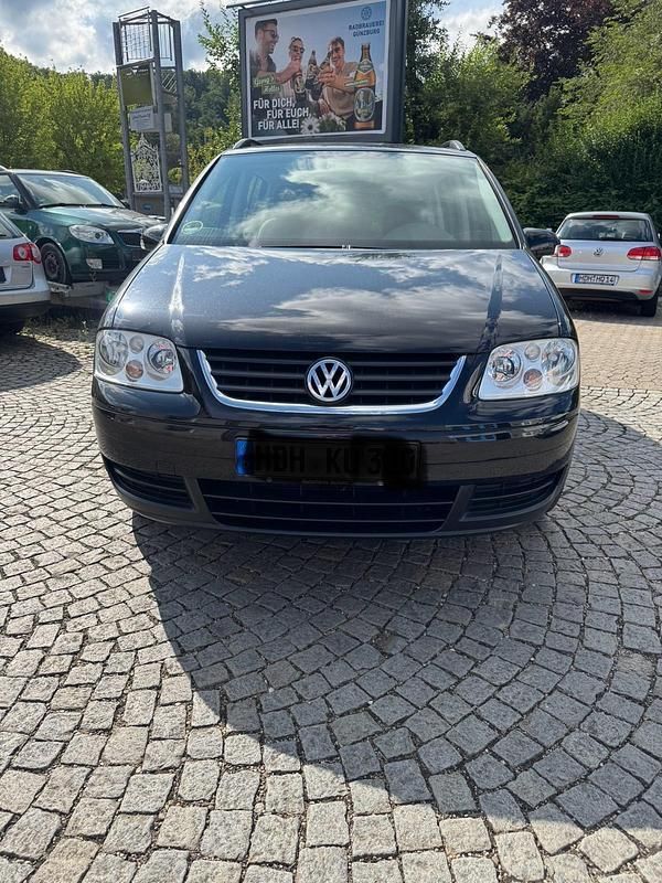 Schwarz Gebraucht 2004 VW Touran Van / Kleinbus | 1.499 € (Superpreis) - Bild 1/4