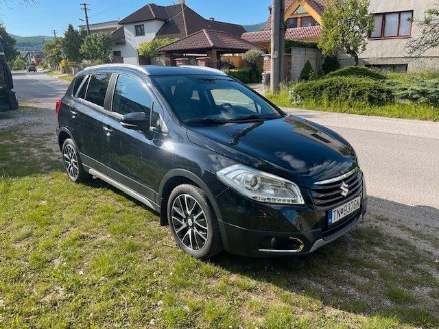 Schwarz Gebraucht 2015 Suzuki SX4 SUV | 12.900 € (Etwas zu teuer) - Bild 1/4