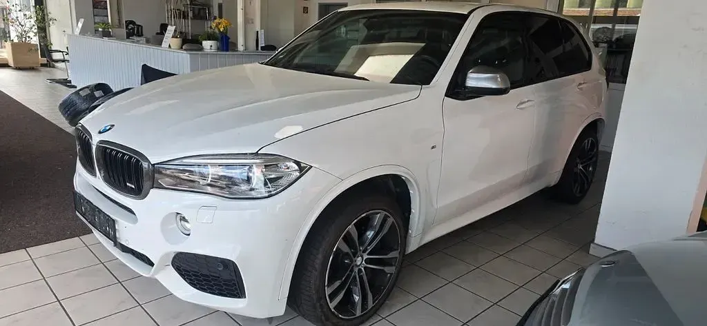 Gebraucht BMW X5 M50 Sport Line 381 PS (280 kW) 2014 Weiß SUV