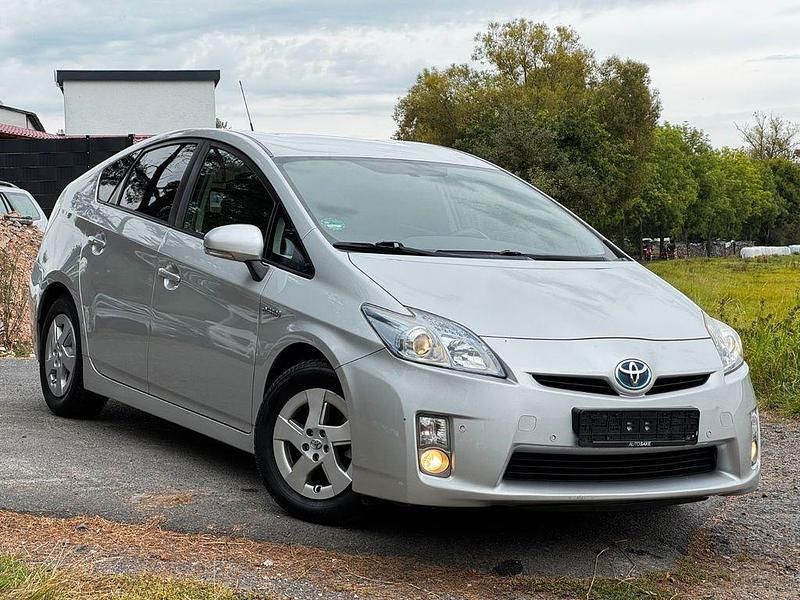 Silber Gebraucht 2010 Toyota Prius Life Kleinwagen | 9.390 € (Fairer Preis) - Bild 1/4