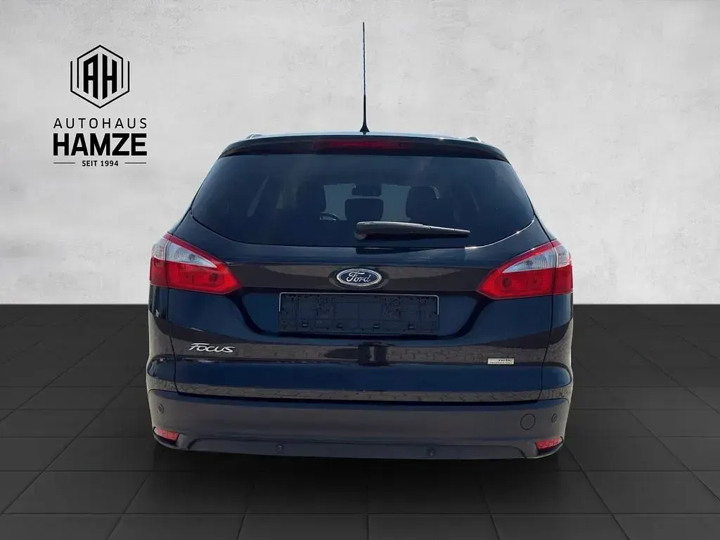 Gebraucht Ford Focus Trend 125 PS (91 kW) 2013 Schwarz Limousine