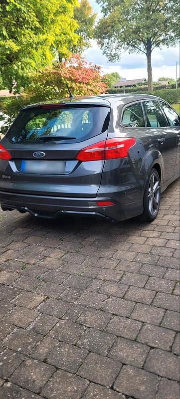 Gebraucht Ford Focus ST 120 PS (88 kW) 2016 Grau Kombi