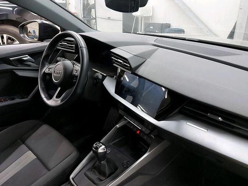Gebraucht Audi A3 Basis 110 PS (80 kW) 2022 Grau Limousine