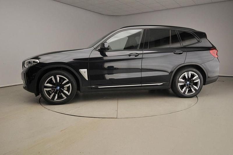 Gebraucht BMW iX3 Executive 210 kW (286 PS) 2021 Schwarz SUV