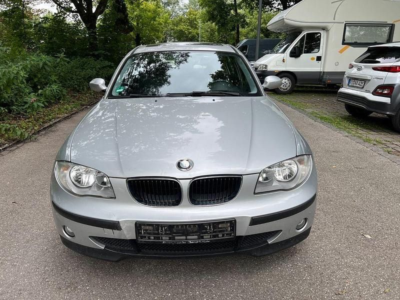 Silber Gebraucht 2004 BMW 116 Advantage Kleinwagen | 1.100 € - Bild 1/4