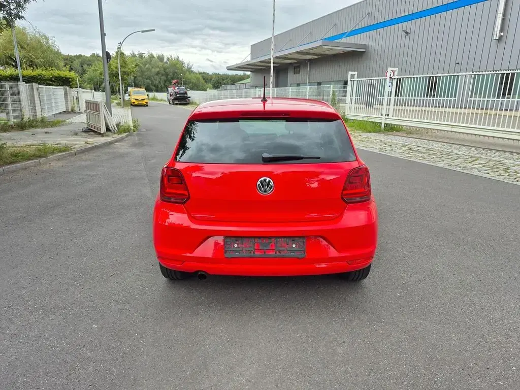 Gebraucht VW Polo LOUNGE 90 PS (66 kW) 2016 Rot Limousine