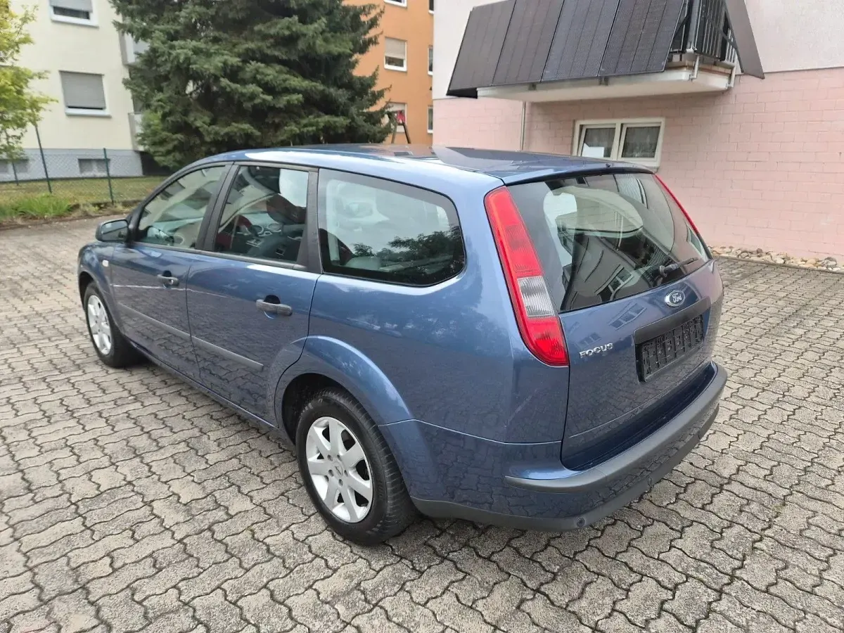 Gebraucht Ford Focus 116 PS (85 kW) 2005 Blau Kombi