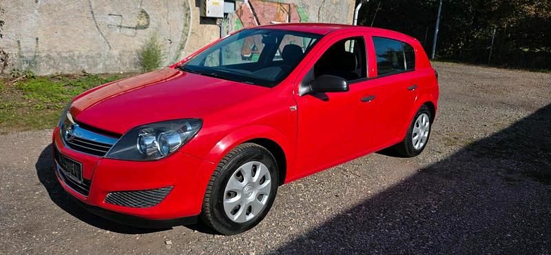 Rot Gebraucht 2009 Opel Astra Kleinwagen | 1.999 € (Fairer Preis) - Bild 1/4