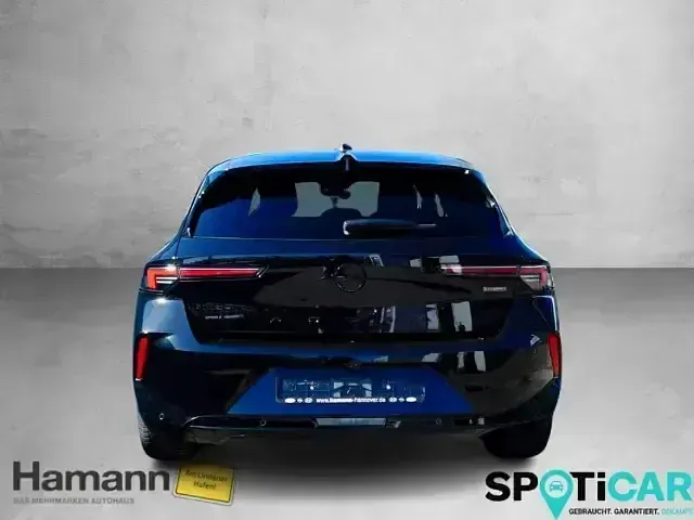 Używany Opel Astra 181 KM (133 kW) 2023 Czarny Sedan/Limuzyna