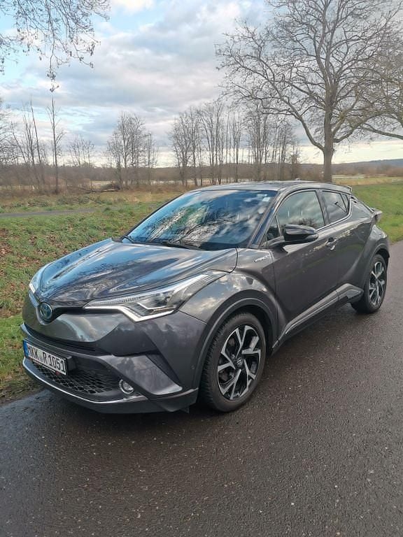 Grau Gebraucht 2018 Toyota C-HR SUV | 17.480 € (Fairer Preis) - Bild 1/4