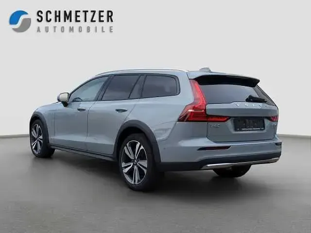 Gebraucht Volvo V60 CC 145 PS (106 kW) 2024 Kombi