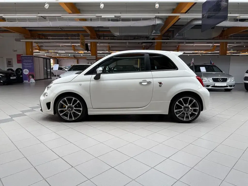 Gebraucht Abarth 595 Turismo 165 PS (121 kW) 2021 Weiß SUV