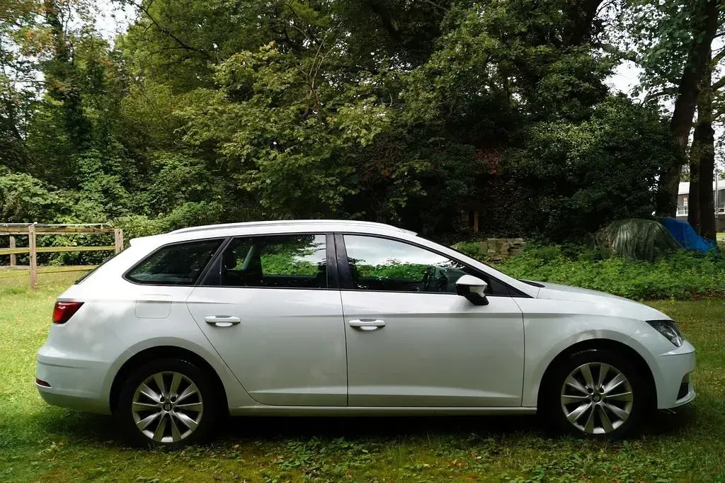 Gebraucht Seat Leon Style 116 PS (85 kW) 2019 Weiß Limousine