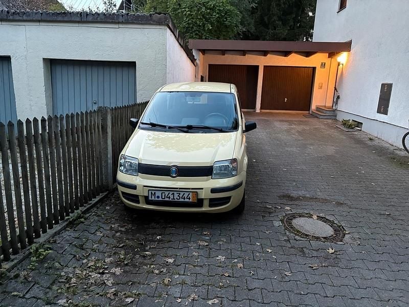 Gelb Gebraucht 2009 Fiat Panda Kleinwagen | 2.200 € (Fairer Preis) - Bild 1/4