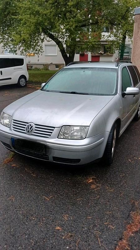 Silber Gebraucht 2001 VW Bora Limousine | 1.500 € (Fairer Preis) - Bild 1/4