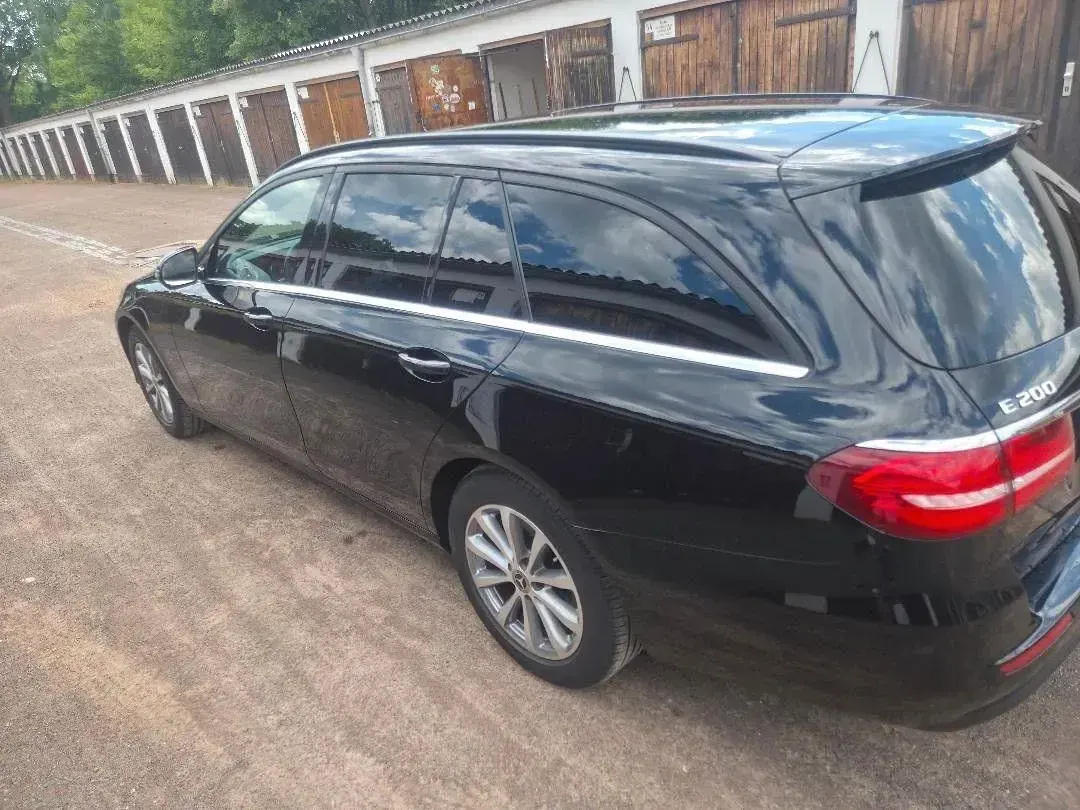 Gebraucht Mercedes E200 184 PS (135 kW) 2018 Schwarz Kombi