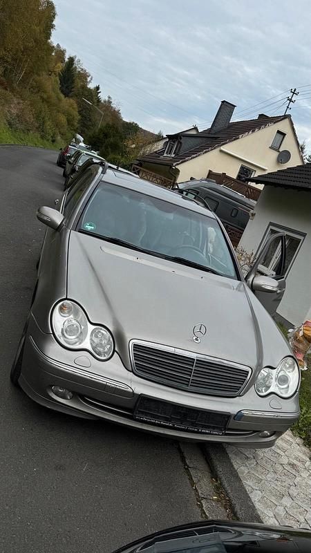 Gebraucht 2004 Mercedes C220 Kombi | 1.600 € (Fairer Preis) - Bild 1/4