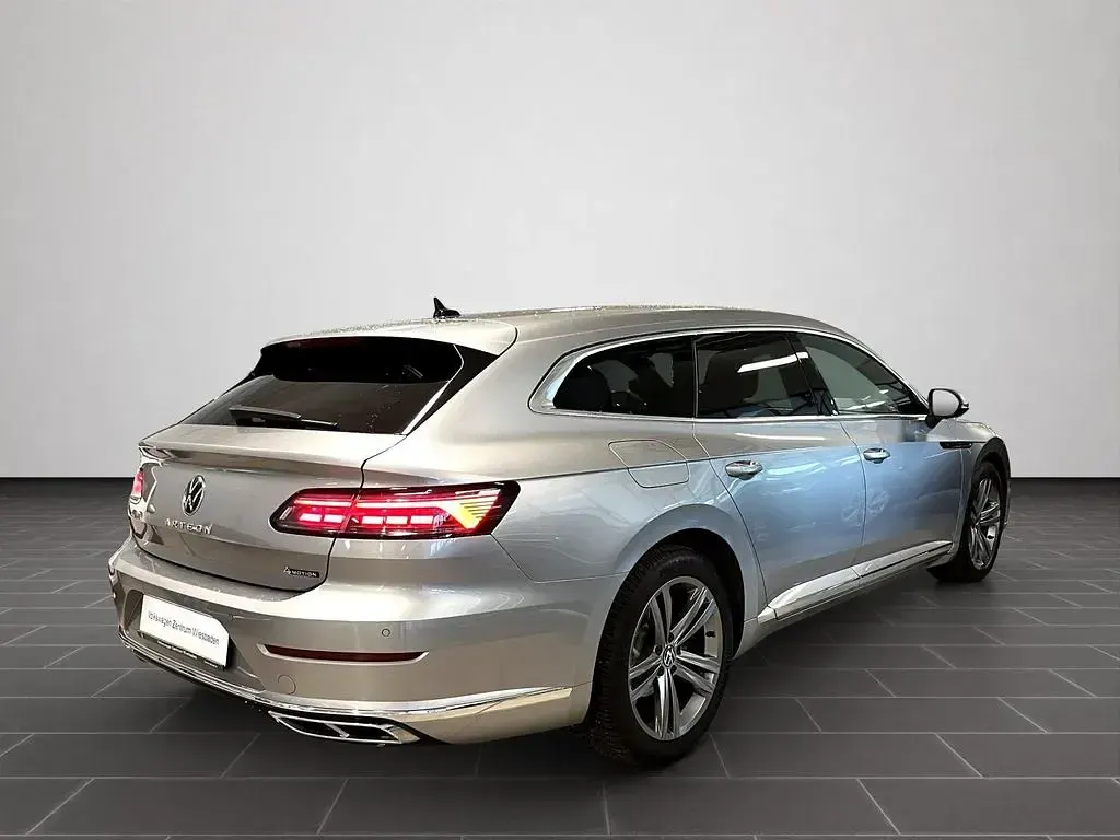 Gebraucht VW Arteon R-line 200 PS (147 kW) 2023 Pyritsilber metallic (metallic) Kombi