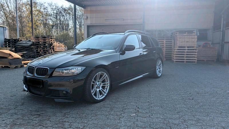 Gebraucht BMW 320 M Sport 300 PS (220 kW) 2010 Schwarz Kombi