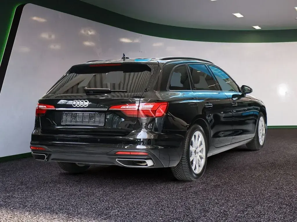 Gebraucht Audi A4 Business 150 PS (110 kW) 2022 Schwarz / mythosschwarz Kombi