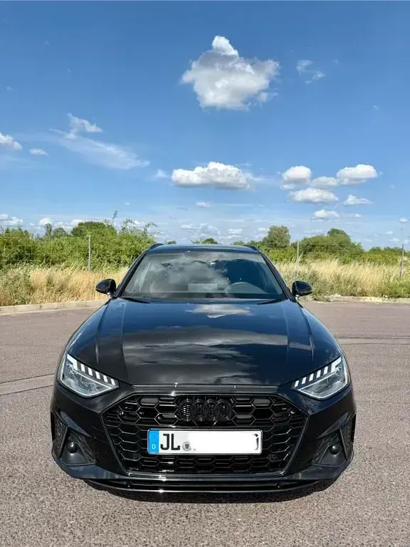 Gebraucht Audi A4 S-Line 204 PS (150 kW) 2024 Schwarz Kombi