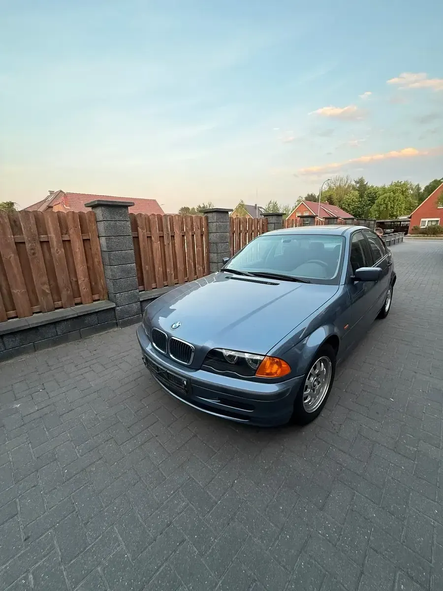 Gebraucht BMW 318 1998 Blau Limousine