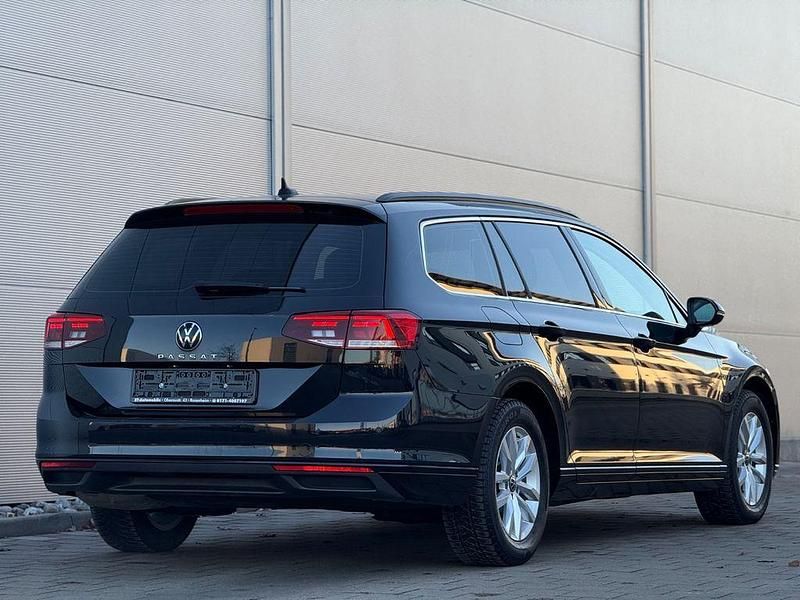 Gebraucht VW Passat 150 PS (110 kW) 2021 Schwarz Kombi