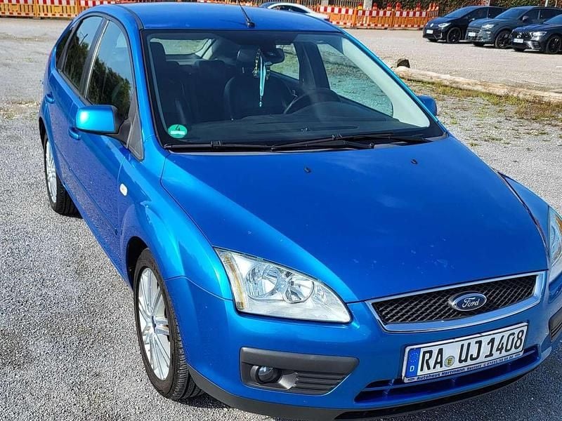 Blau Gebraucht 2005 Ford Focus Titanium Limousine | 1.700 € (Guter Preis) - Bild 1/4