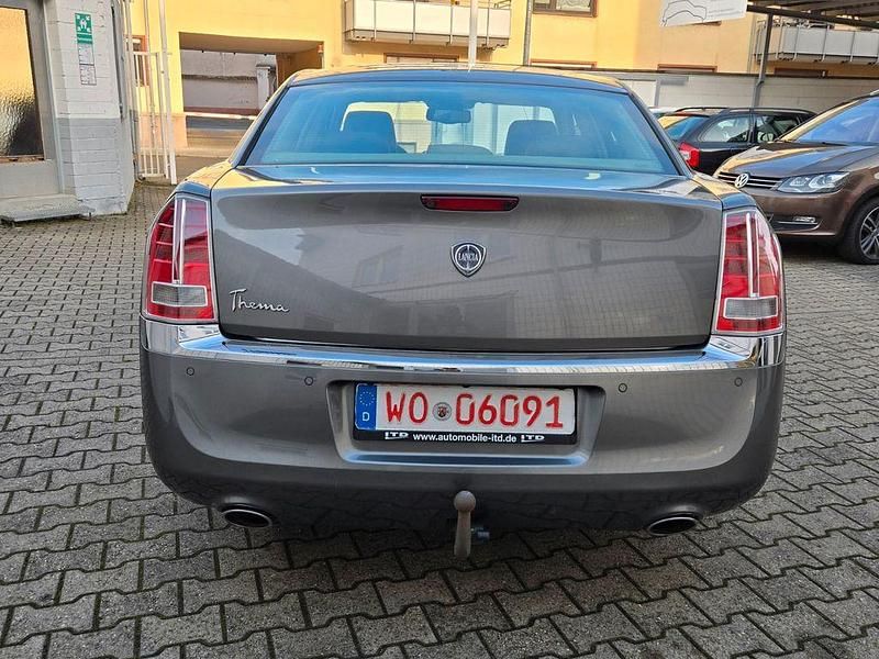 Gebraucht Lancia Thema 239 PS (175 kW) 2011 Grau Limousine
