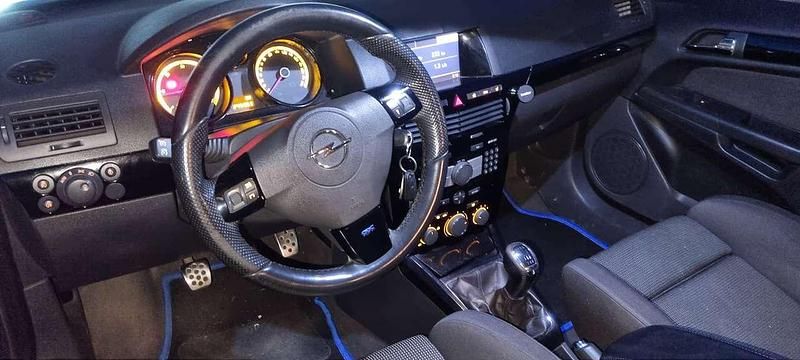 Gebraucht Opel Astra GTC Edition 200 PS (147 kW) 2006 Blau Coupé