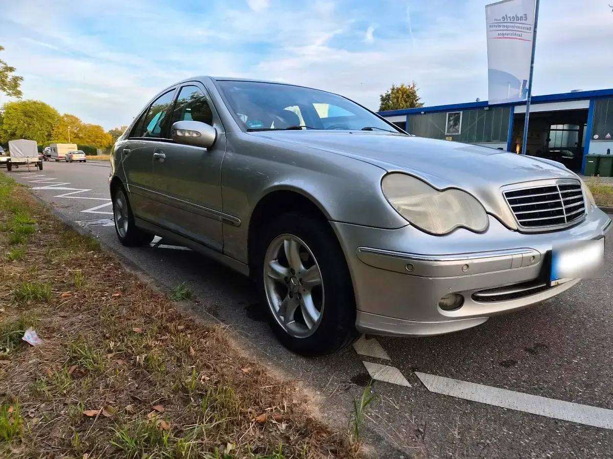 Gebraucht Mercedes C220 Avantgarde 143 PS (105 kW) 2002 Grau Limousine