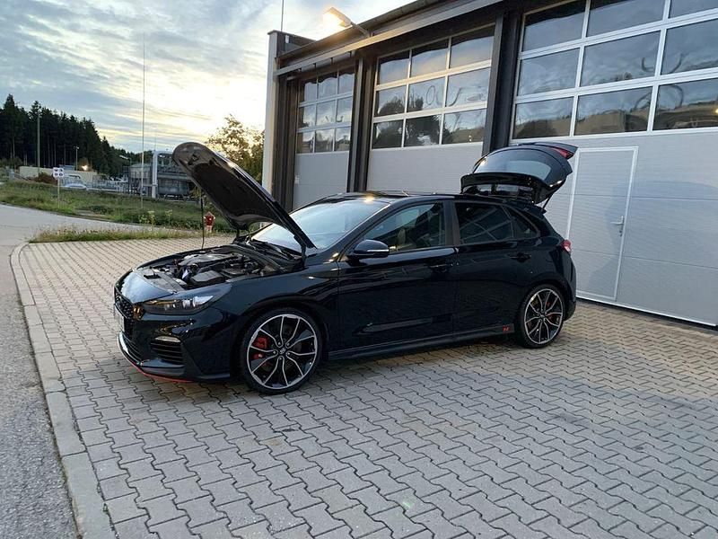 Gebraucht Hyundai i30 275 PS (202 kW) 2018 Schwarz Limousine