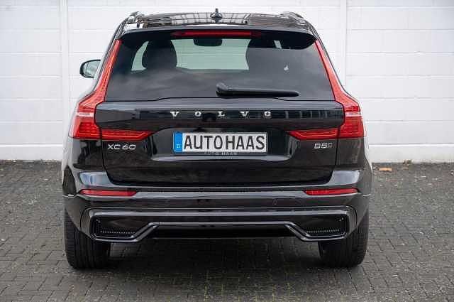 Gebraucht Volvo XC60 Plus 250 PS (183 kW) 2022 Onyx black SUV