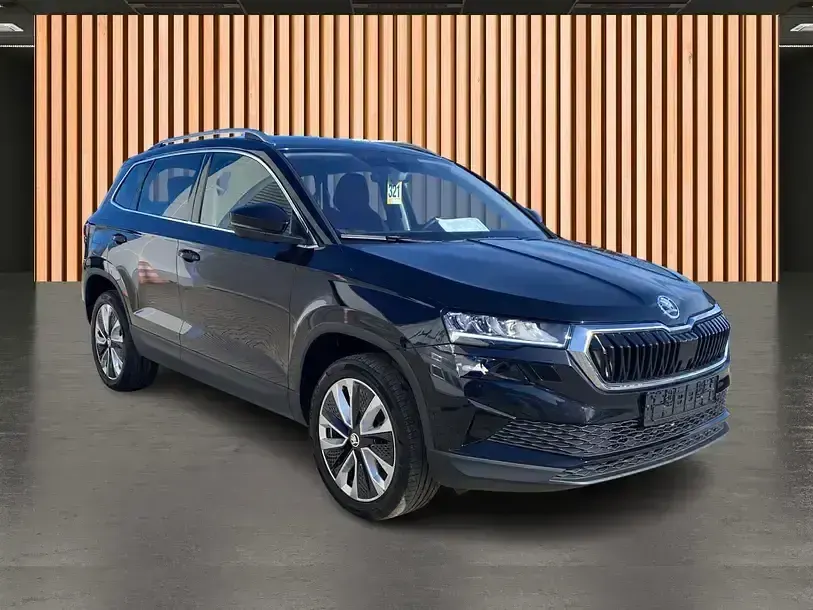 Gebraucht Skoda Karoq Selection 150 PS (110 kW) 2024 Schwarz schwarz (metallic) SUV