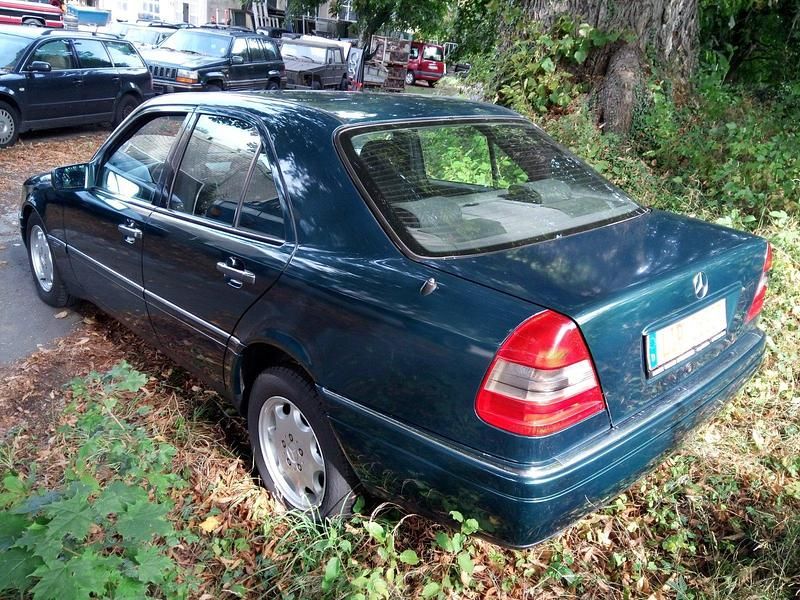 Gebraucht Mercedes C280 193 PS (141 kW) 1995 Grün Limousine