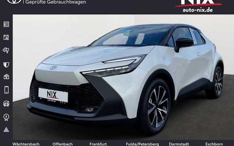 Platinumweiß / schwarz Neu 2024 Toyota C-HR Team SUV | 32.500 € (Fairer Preis) - Bild 1/4