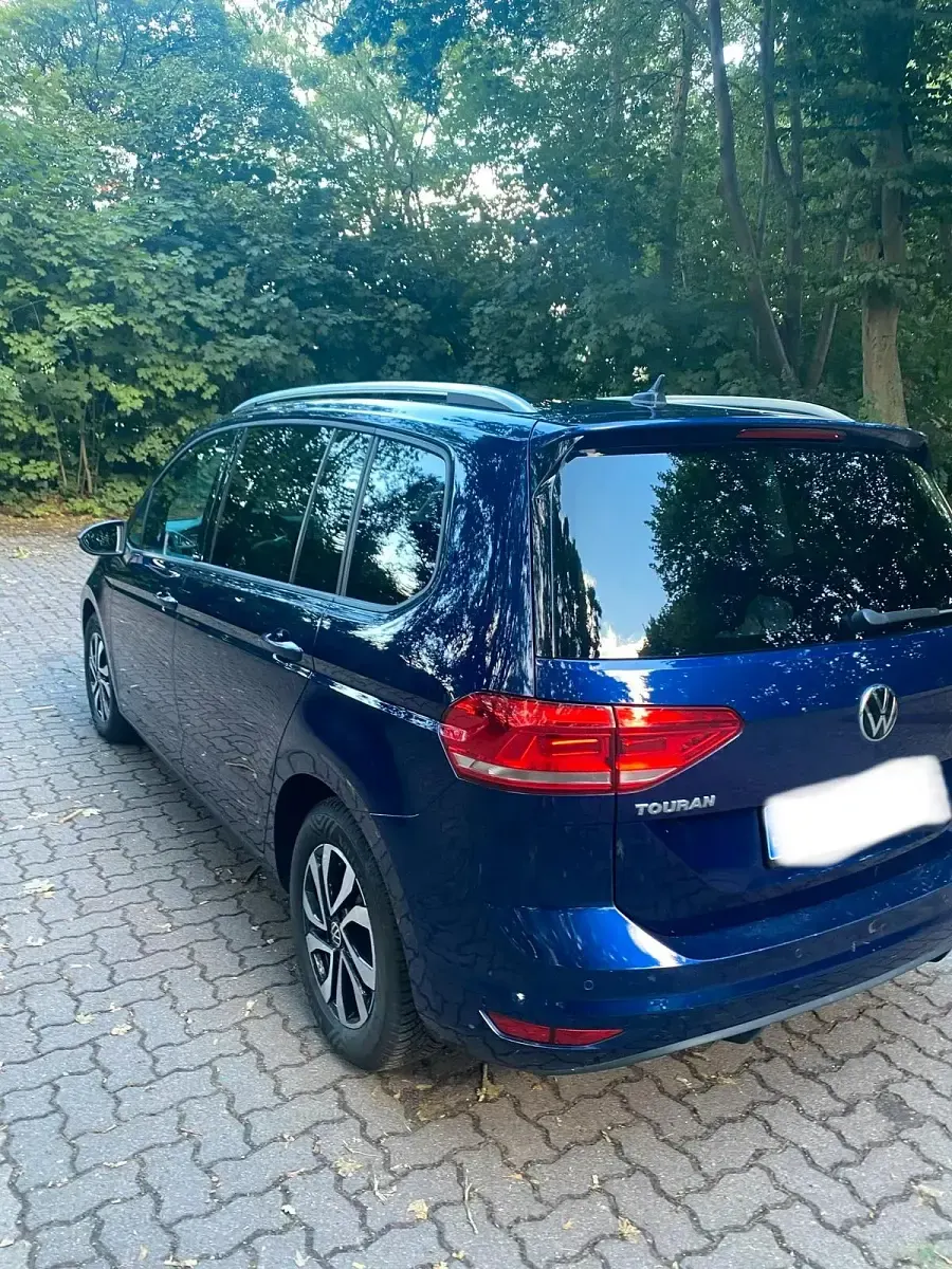 Gebraucht VW Touran Active 120 PS (88 kW) 2021 Blau Van / Kleinbus