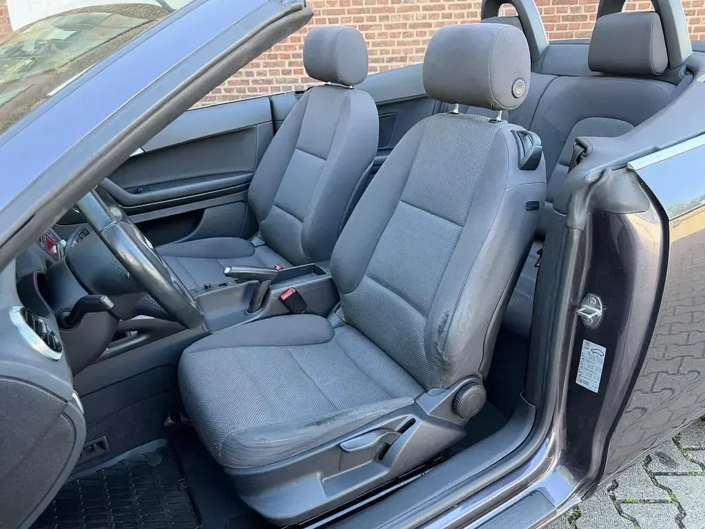 Gebraucht Audi A3 Cabriolet Attraction 105 PS (77 kW) 2010 Grau Cabrio