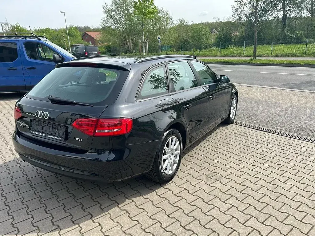 Gebraucht Audi A4 Attraction 120 PS (88 kW) 2013 Schwarz Kombi