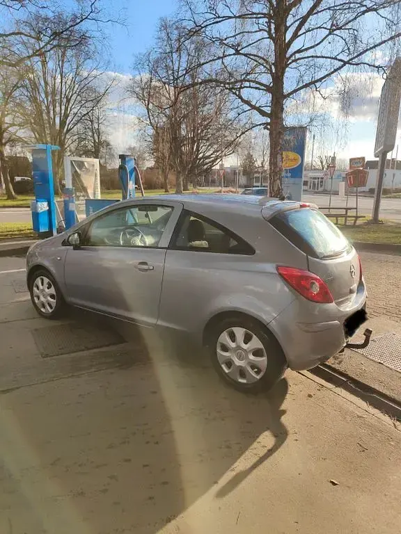 Używany Opel Corsa 80 KM (58 kW) 2009 Szary Hatchback