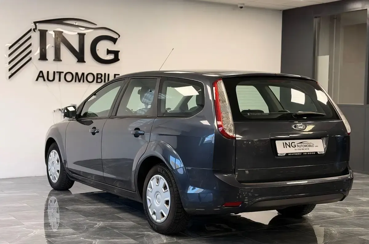 Gebraucht Ford Focus Style 101 PS (74 kW) 2009 Grau Kombi